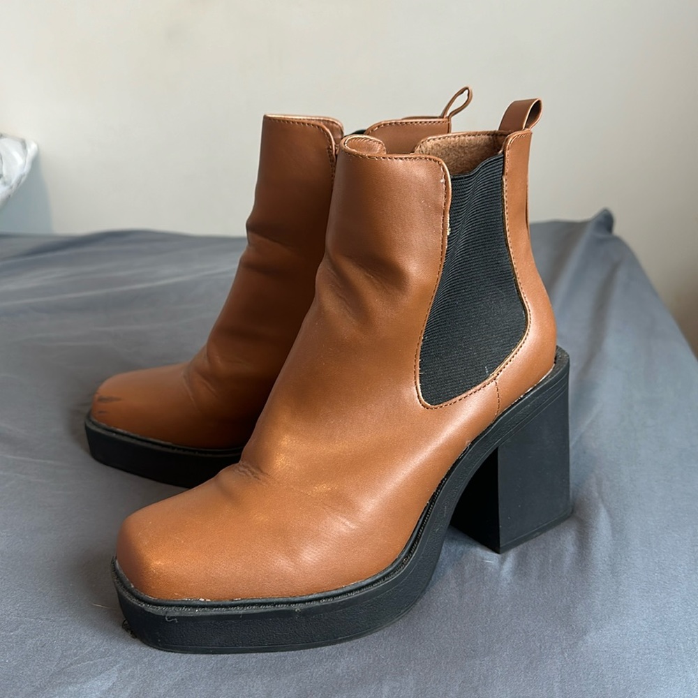 MIA chunky brown platform boots size 8